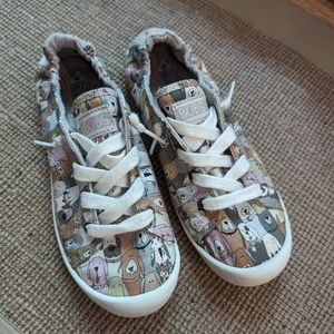 Size 8 Bobs from Sketchers Dog print